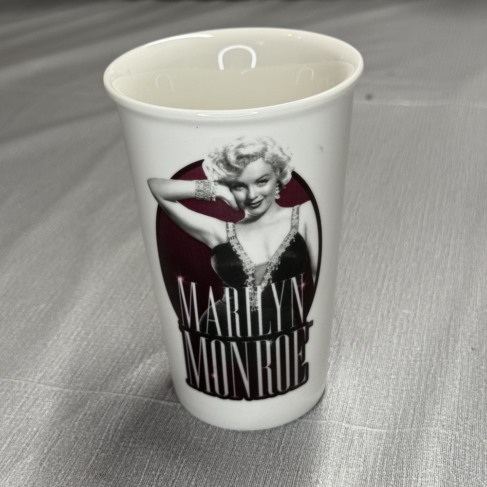 Marilyn Monroe Ceramic Tumbler Cup Vandor Collectible
